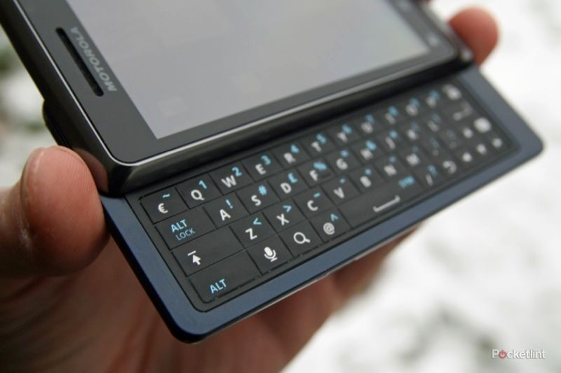 72217-phones-review-motorola-milestone-2-image7-wnuazmhhgy-7300581